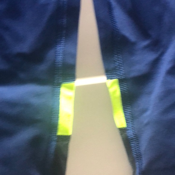 NWT Victoria’s Secret sport knock out crops Sz m - Picture 5 of 8